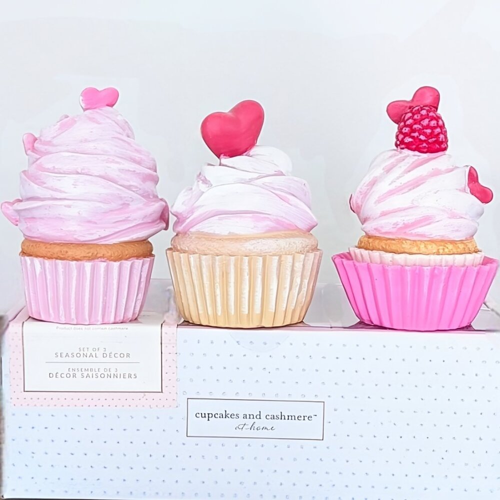 Cupcakes and Cashmere -Set of 3-Valentine Cupcakes 🧁 Seasonal Decor -NIB - Picture 7 of 12